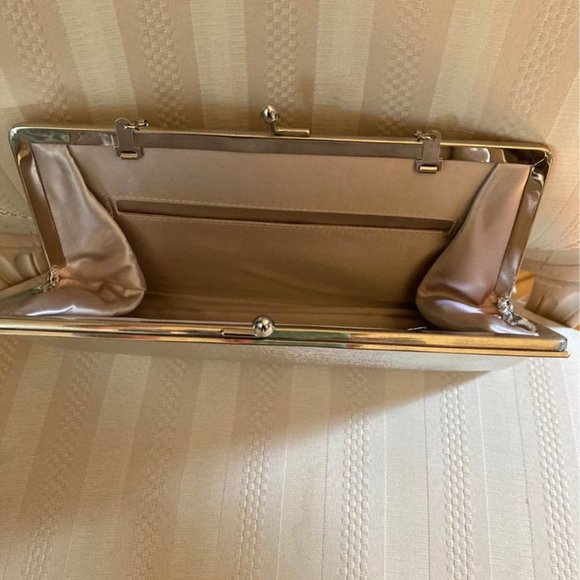 Silver Dressy  Boutique Style Pocketbook: - Picture 5 of 6